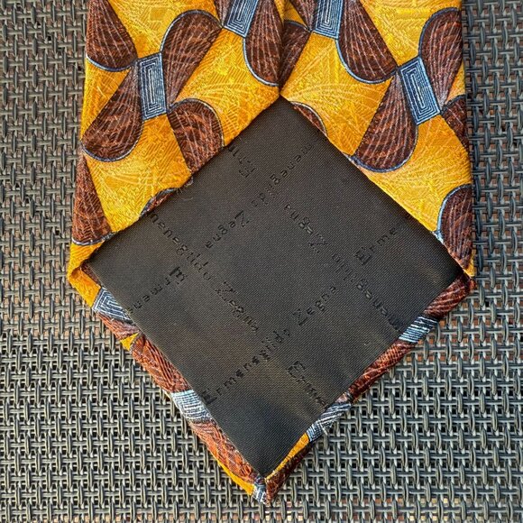 Ermenegildo Zegna 100% Silk Tie With Gold Blue & Plum Geometric Print -Pre-Owned - Picture 5 of 5